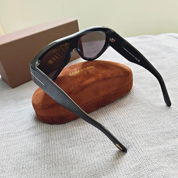 Tom Ford Black Sunglasses - Picture 3 of 6